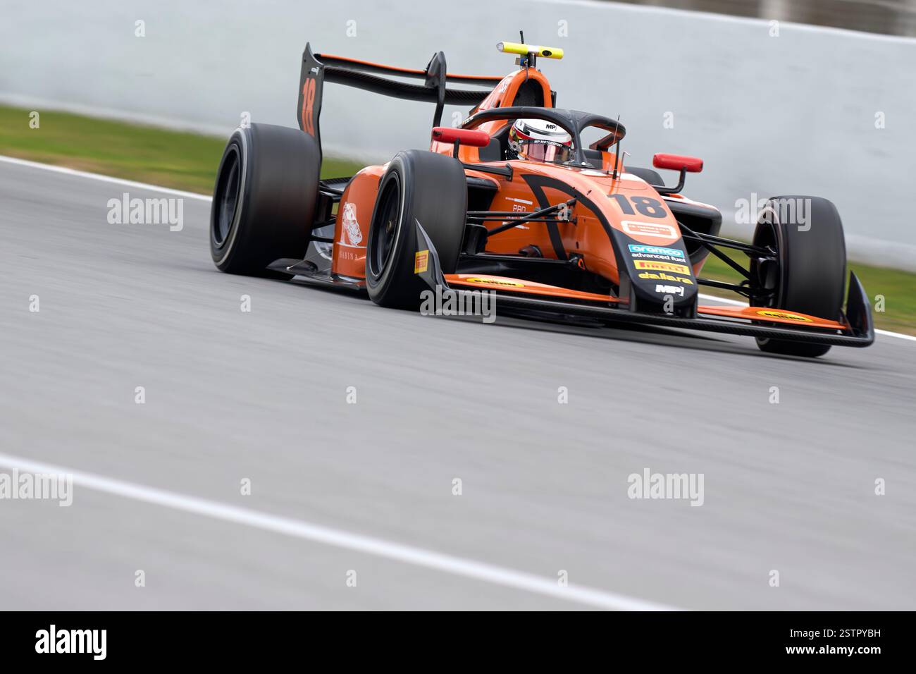 BARCELONA, SPANIEN – 19. FEBRUAR: Bruno del Pino aus Spanien und MP Motorsport (18) fahren während der Formel-3-Tests auf dem Circuit de Barcelona-Catalunya am 19. Februar 2025 in Barcelona, Spanien. (Foto von Pablo Rodriguez/Quality Sport Images) Stockfoto