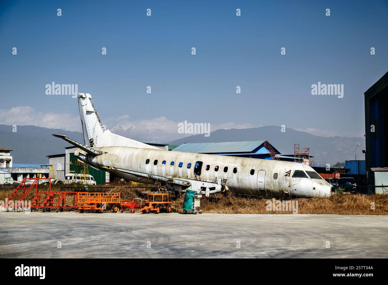 Verschrottet Flugzeug am Flughafen Kathmandu in Nepal Stockfoto
