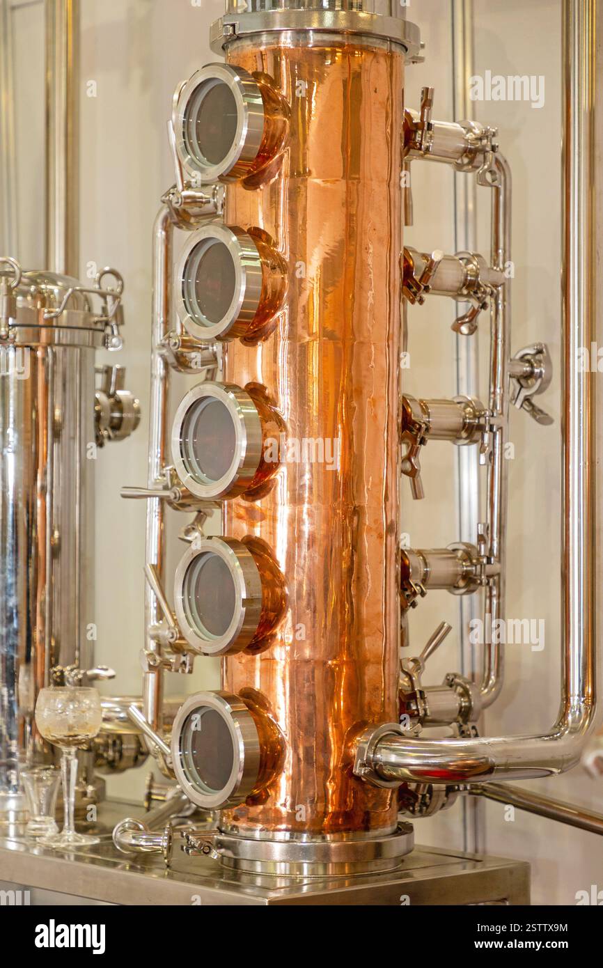 Destillerie-Säule Stockfoto