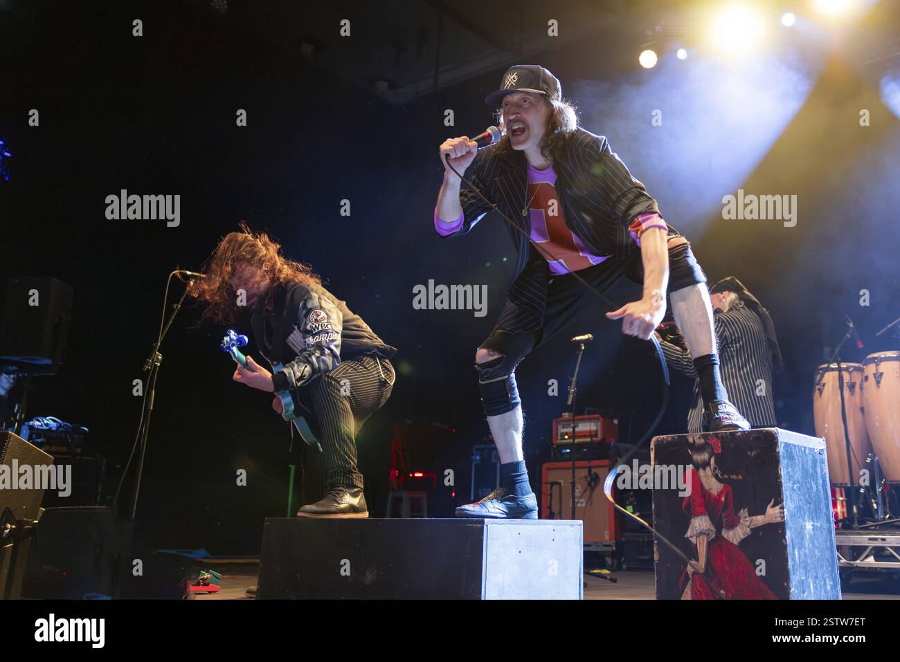 GOGOL BORDELLO, Folk Punk Band, USA, Konzert, 15.02.2025, max-Schmeling-Halle, Berlin, Deutschland < english> BORDELLO, Folk Punk Zigeunerband, USA, Konzert Stockfoto
