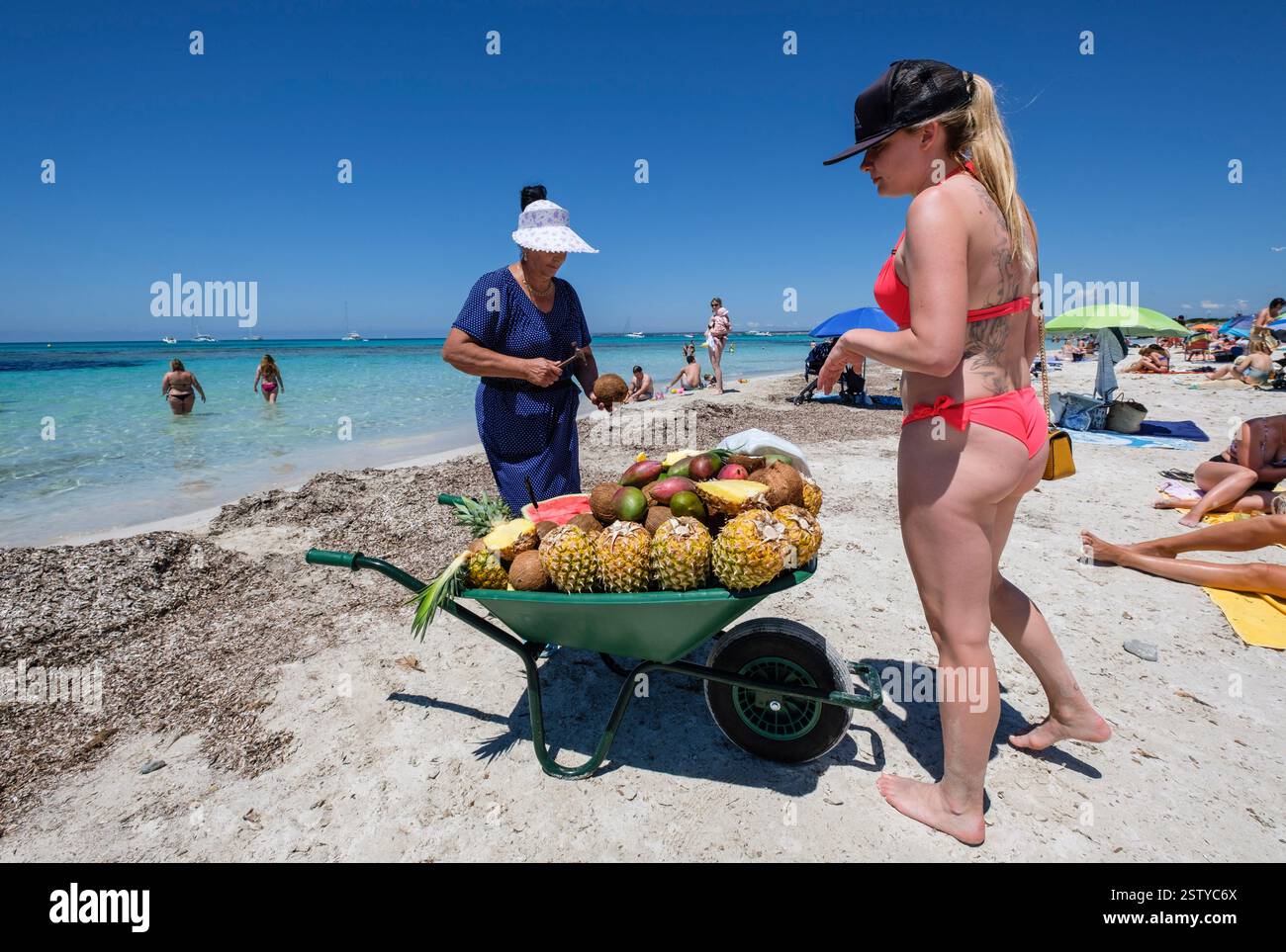 Obstverkauf am Strand es Trenc Stockfoto Obstverkauf am Strand es Trenc Stockfoto