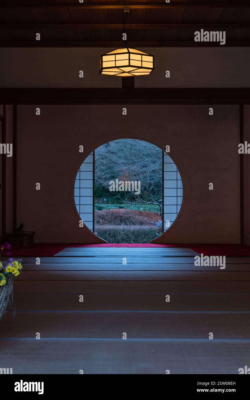 Der ruhige Garten des Myogetsu-in Tempels, bekannt als der Hydrangea-Tempel, in Kamakura City, Kanagawa, Japan. Stockfoto