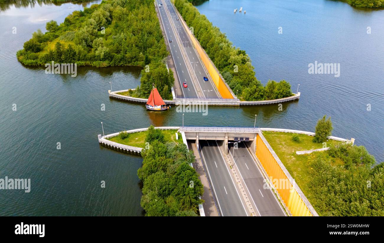 Veluwemeer Aquädukt: Dutch Engineering Marvel Stockfoto