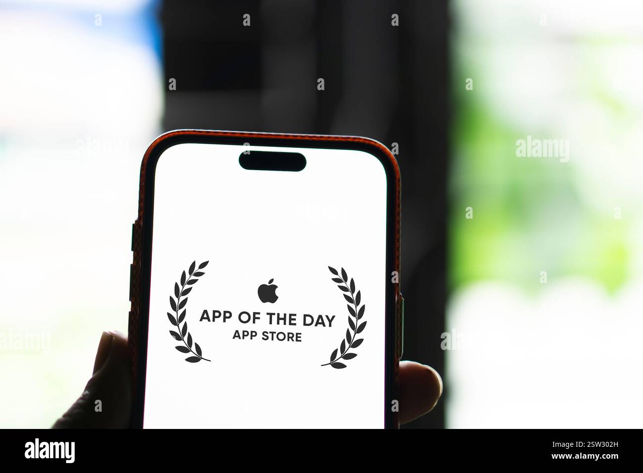 Dhaka, Bangladesch- 26. August 2024: App des Tages Apple App Store wird auf dem Smartphone angezeigt. Stockfoto