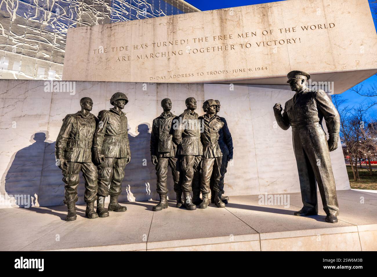 WASHINGTON DC, Vereinigte Staaten — Eine bronzene Skulpturengruppe von ...