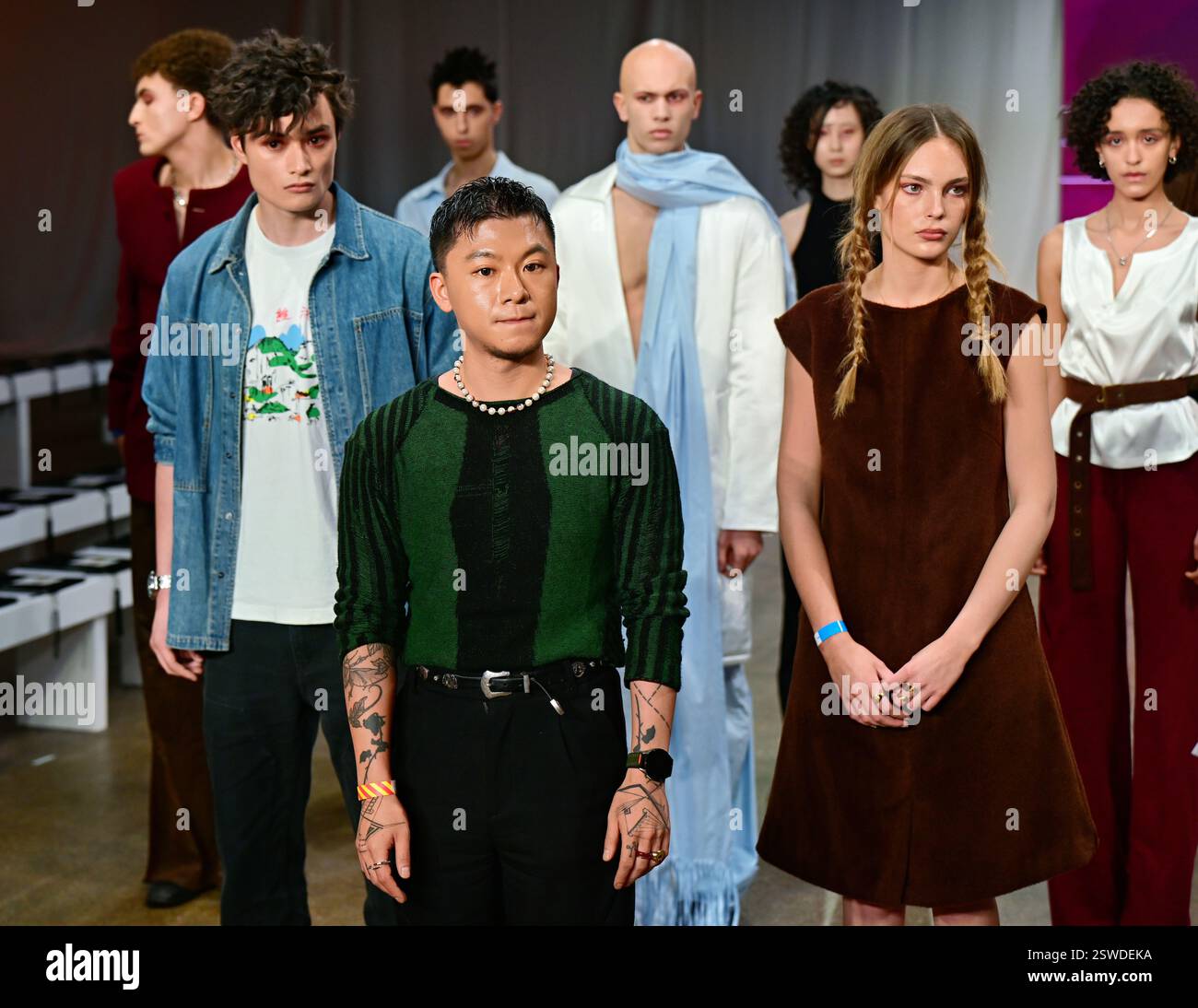 LONDON, ENGLAND: 20. Februar 2025: Backstage auf dem Fashion Hong Kong Runway & After Party AW25 in den Protein Studios, London, England. (Foto von 李世惠/siehe Li/Picture Capital) Stockfoto
