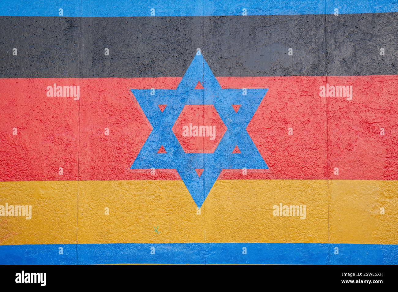 22.11.2023, Deutschland, Berlin - das Wandbild ìFatherlandî des deutschen Malers und Fotografen Günther Schaefer in der Berliner East Side Gallery im Fried Stockfoto