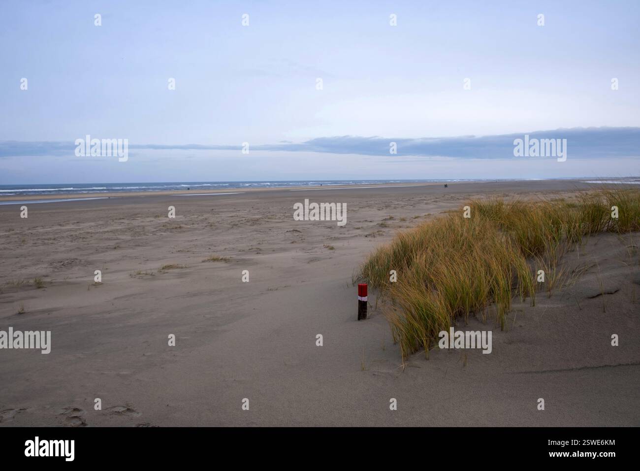 23.11.2024, Deutschland, Niedersachsen, Norderney - Norderney Beach im November. Norderney ist eine der Ostfriesischen Inseln in der Nordsee. 00X241123D0 Stockfoto