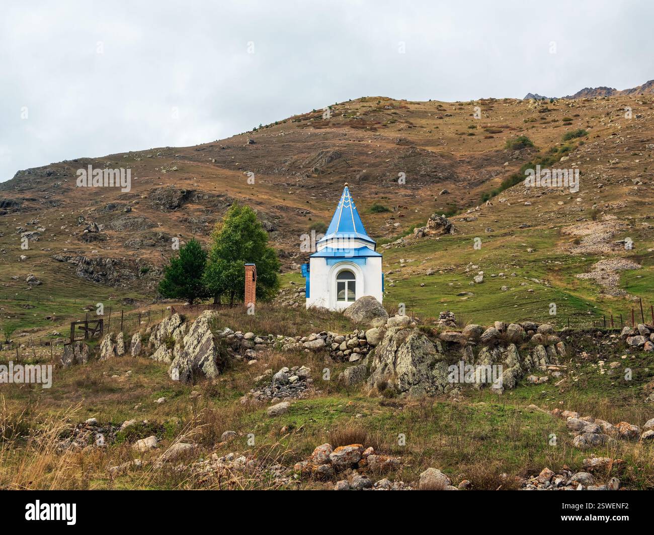 Kapelle zu Ehren der Toten. Zu Ehren der Ikone der Mutter Gottes, die Wiederherstellung der toten Kapelle. Irafsky Bezirk, Stur- Stockfoto