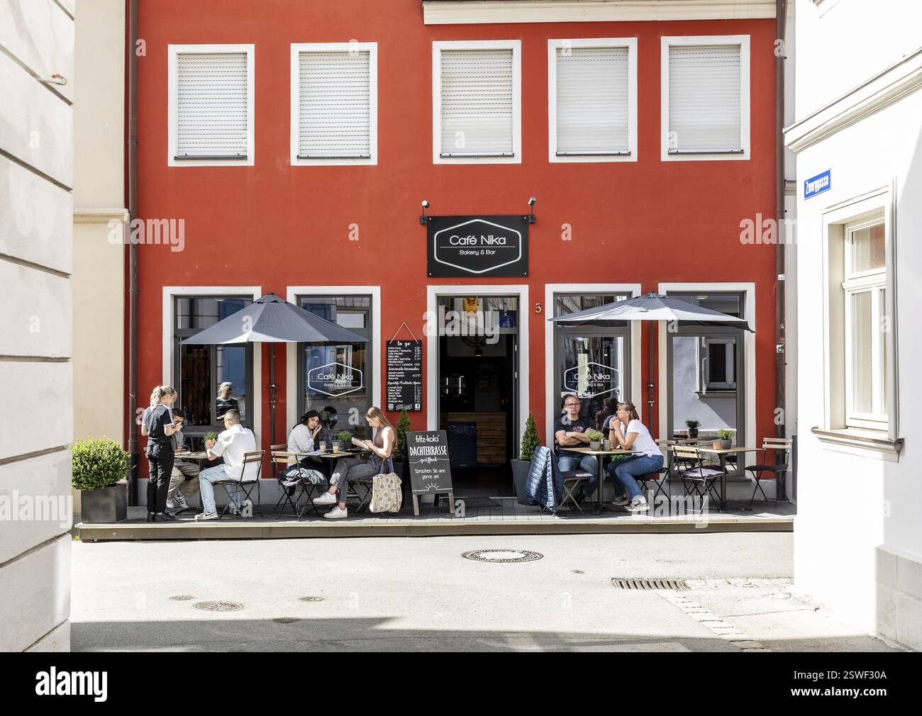 Kleine und gemütliche Cafés im Stadtzentrum, hier das Cafe Nika in der Frauenstraße, Bamberg, Bayern, Deutschland, Europa Stockfoto