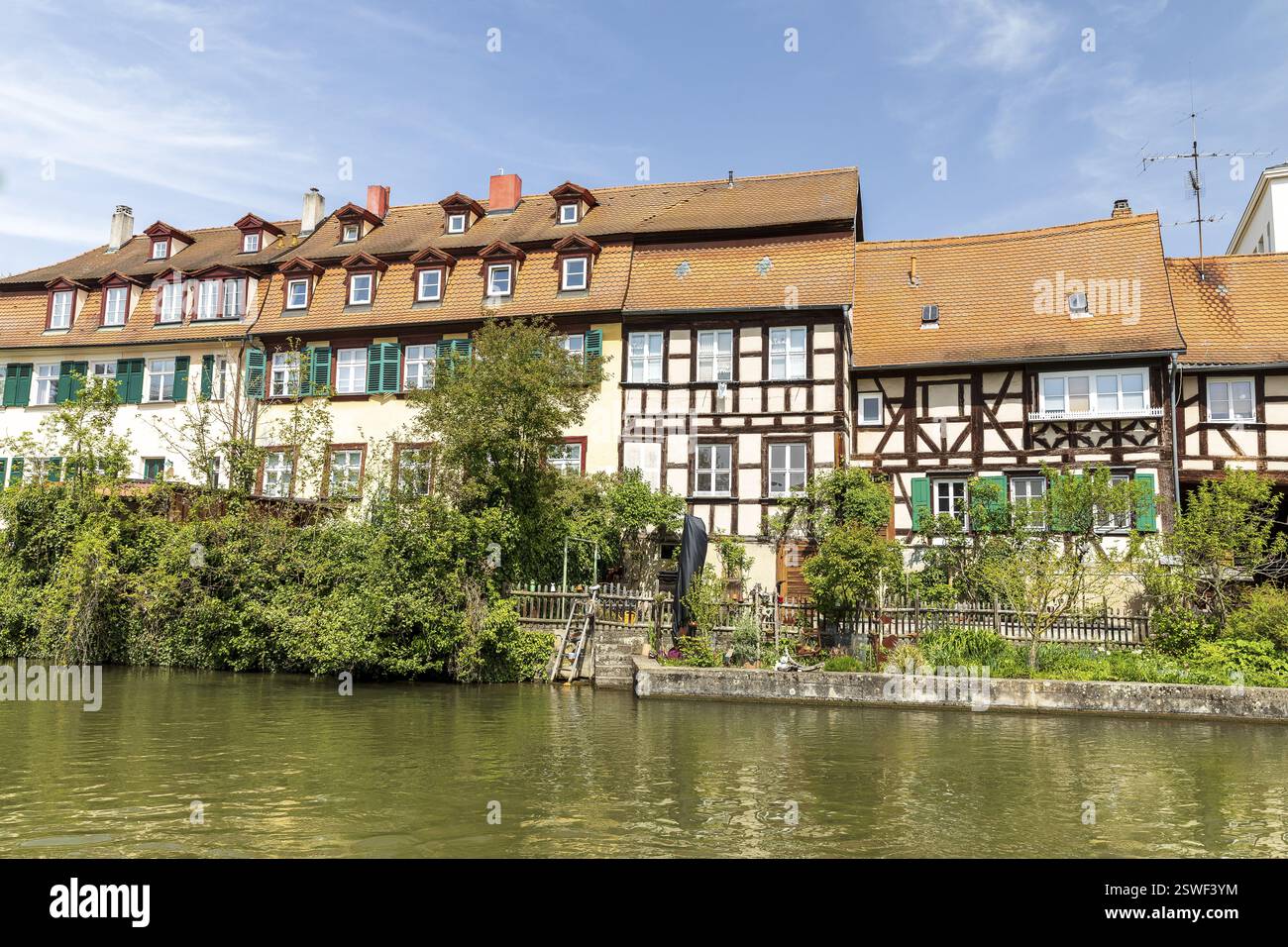Alte kleine Fachwerkhäuser an der Regnitz, die sogenannten Fischerhäuser oder kleines Venedig, Bamberg, Bayern, Deutschland, Europa Stockfoto