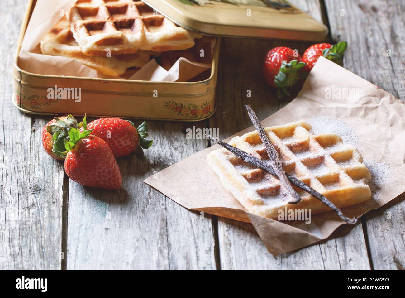 Waffeln mit Erdbeeren Stockfoto
