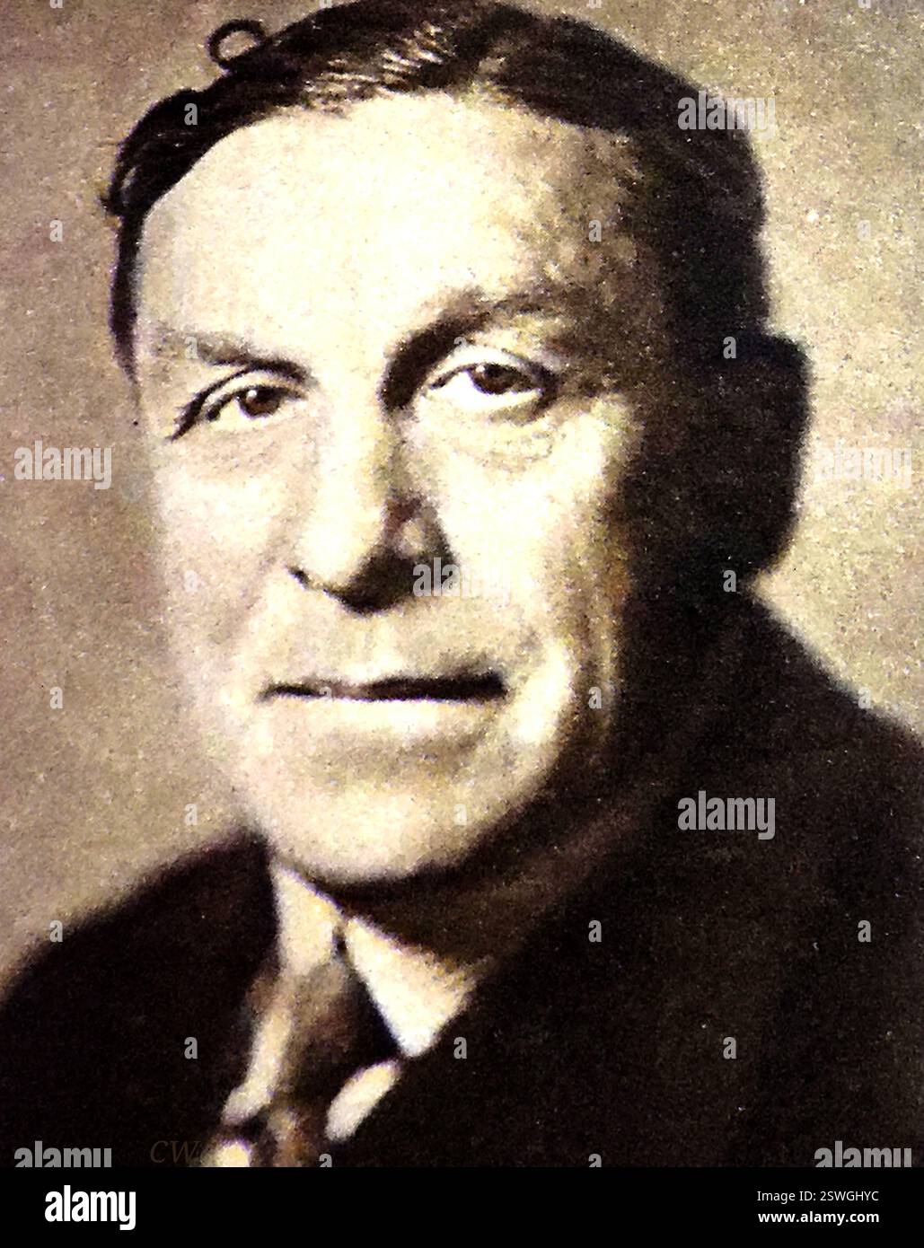 Ein Porträt von Albert Lowenstein („Alfred Léonard Loewenstein CB“ (1877–1928) aus dem Jahr 1928 war ein belgischer Multimillionär-Investor, Rennpferdebesitzer und Finanzier, der am 4. Juli 1928 aus seinem Flugzeug (in dem er Passagier war) in den Ärmelkanal fiel. Zu dieser Zeit war er der drittreichste Mensch der Welt und man dachte, dass er die Haupttür mit der Toilettentür verwechselt hat, als er während des Fluges die Toilette benutzte. Eine Untersuchung kam zu dem Schluss, dass der Unfall aufgrund des Rückzugs des Luftstroms nahezu unmöglich gewesen wäre und die Tür zwangsweise geöffnet worden sein muss. Stockfoto