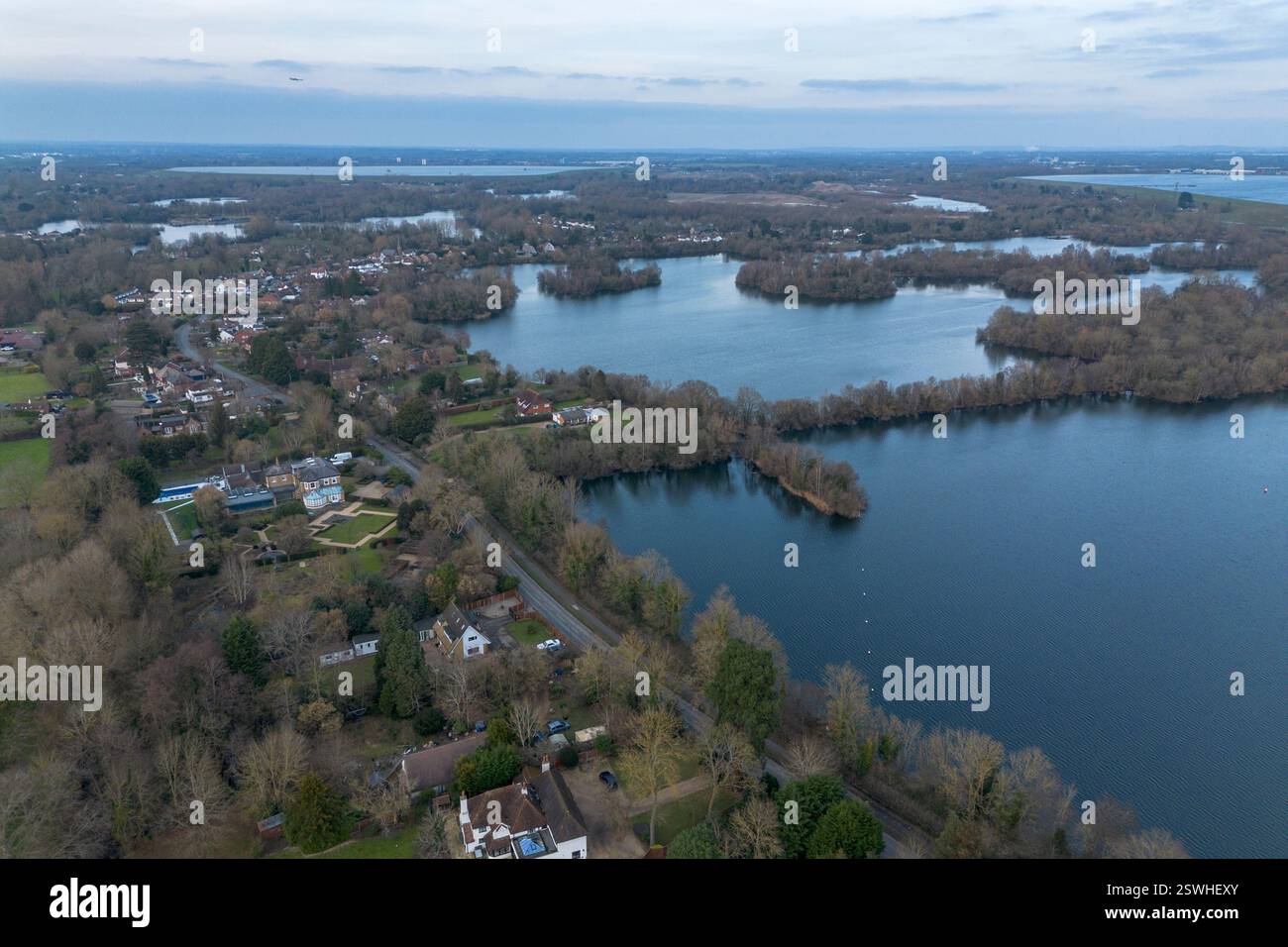 Allgemeiner Blick nach Norden in Richtung Wraysbury, Royal Borough of Windsor und Maidenhead, westlich von London und in der Nähe des Flughafens Heathrow. Stockfoto