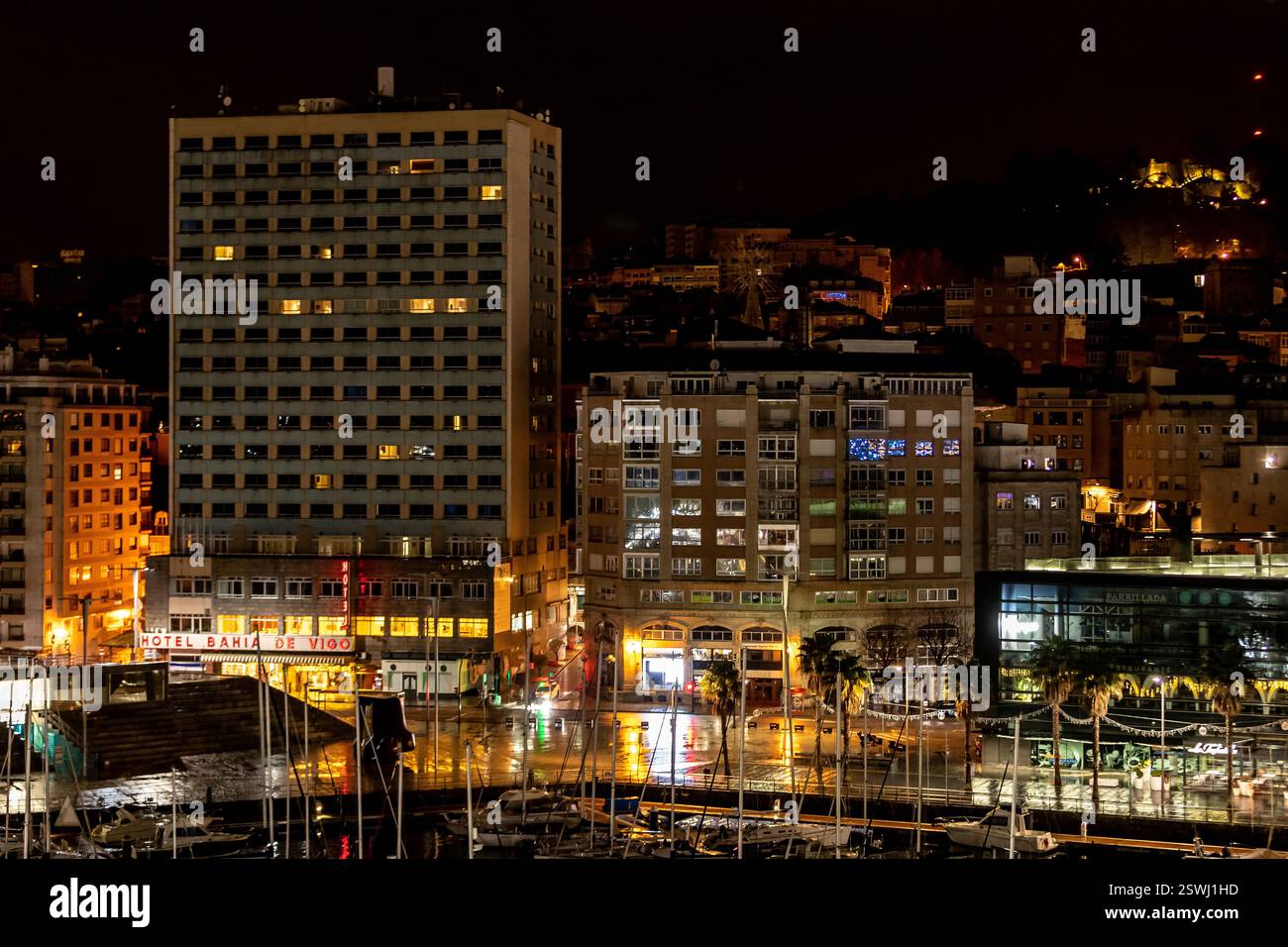 Blick vom Kreuzfahrtschiff auf dem Wasser, das an der Kreuzfahrt Termianal, Vigo, Spanien, Europa, Stockfoto