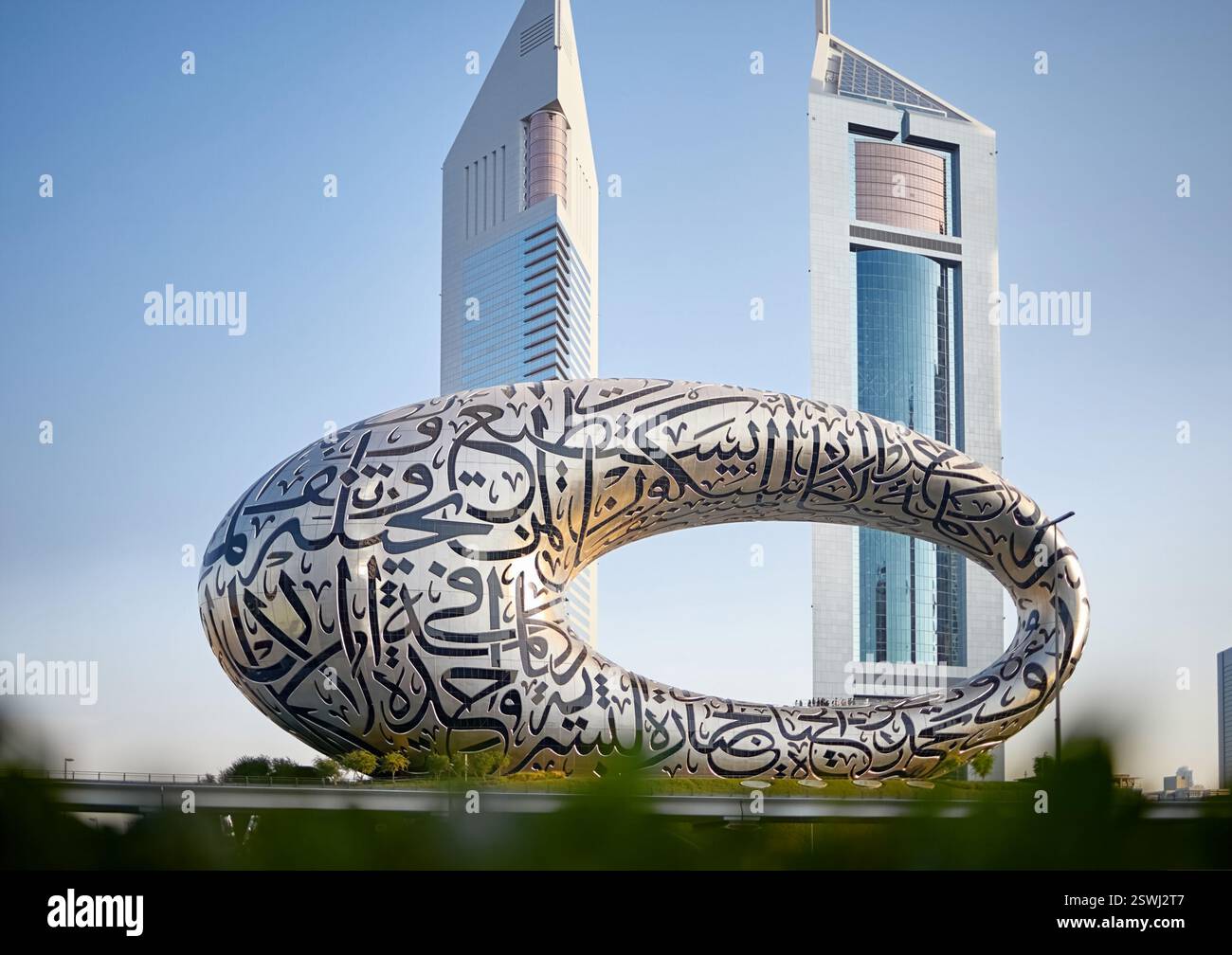 DUBAI, VAE - 10.10.2023 Museum of the Future in Dubai VAE in Sheikh Zayed Road. Futuristisches Design. Touristische Attraktion. Tagesansicht Stockfoto