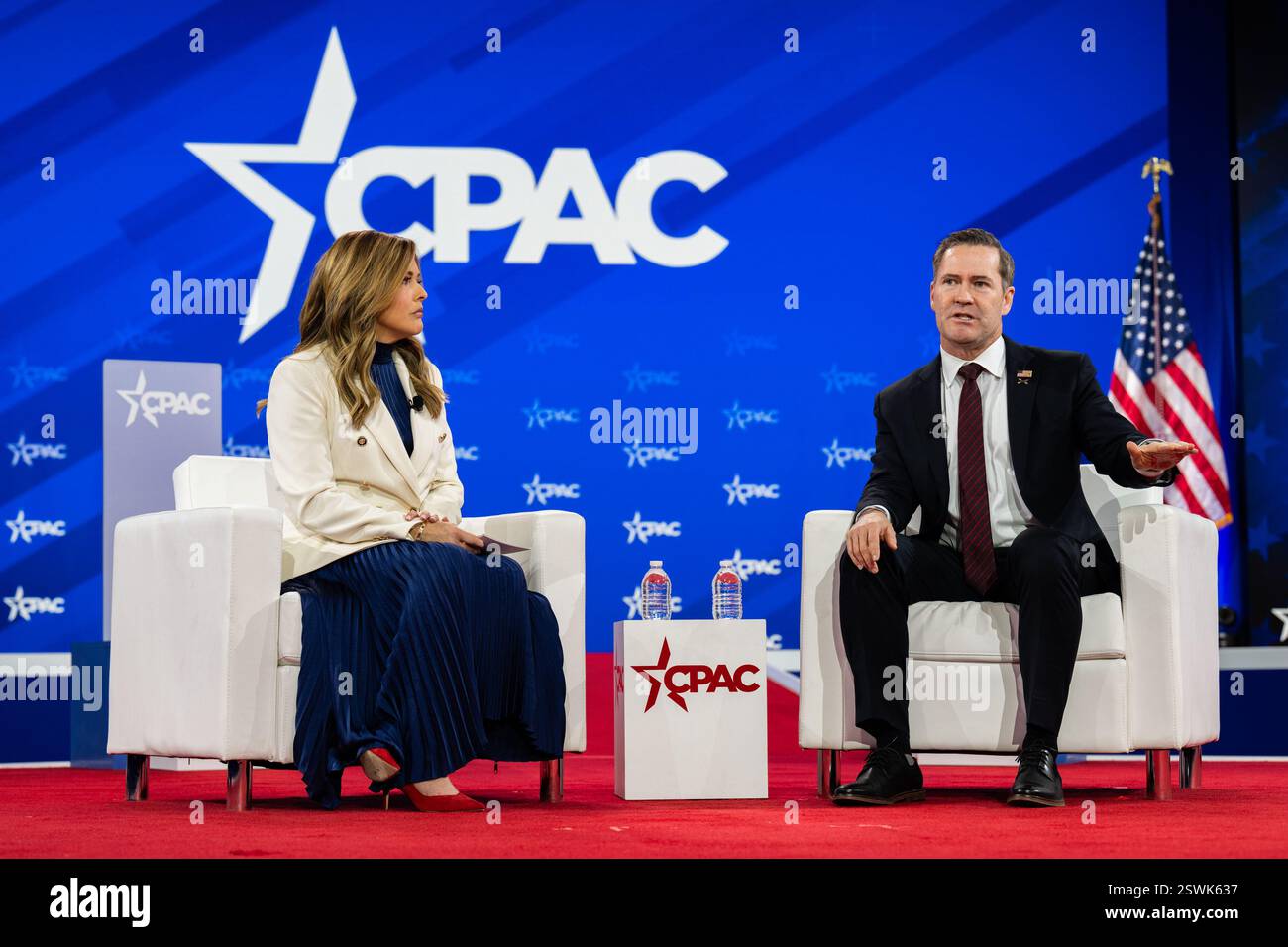 Oxon Hill, Usa. Februar 2025. Michael Waltz, nationaler Sicherheitsberater der Vereinigten Staaten, spricht am Freitag, den 21. Februar 2025 auf der Konservativen Politischen Aktionskonferenz (CPAC) in National Harbor, Maryland, USA. 2025. Vermerk: Annabelle Gordon/CNP/SIPA USA Vermerk: SIPA US/Alamy Live News Stockfoto