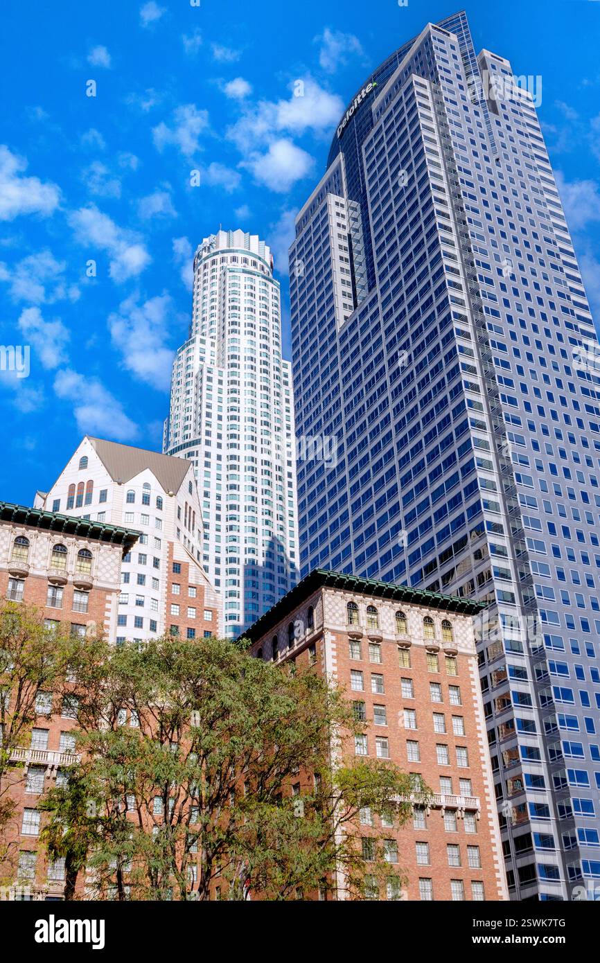 Blick auf die Wolkenkratzer vom Pershing Square in der Innenstadt von Los Angeles, Kalifornien Stockfoto