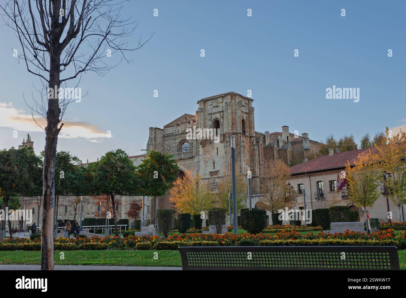Die platereske Fassade des Convento de San Marcos aus dem 16. Jahrhundert ist heute das luxuriöse Parador Hotel und die Restaurants Leon Castile und Leon Spain Stockfoto