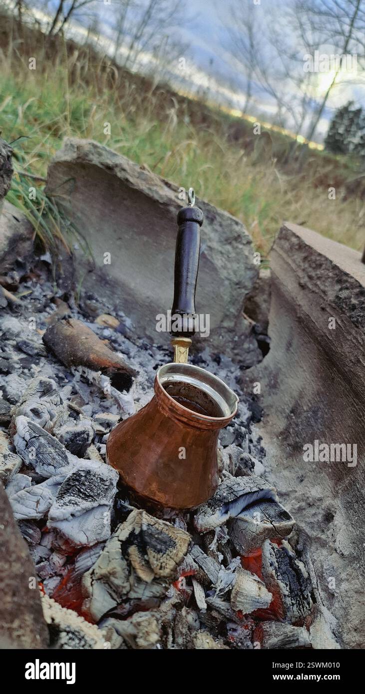 Türkischer Kaffee während der Wanderung Stockfoto