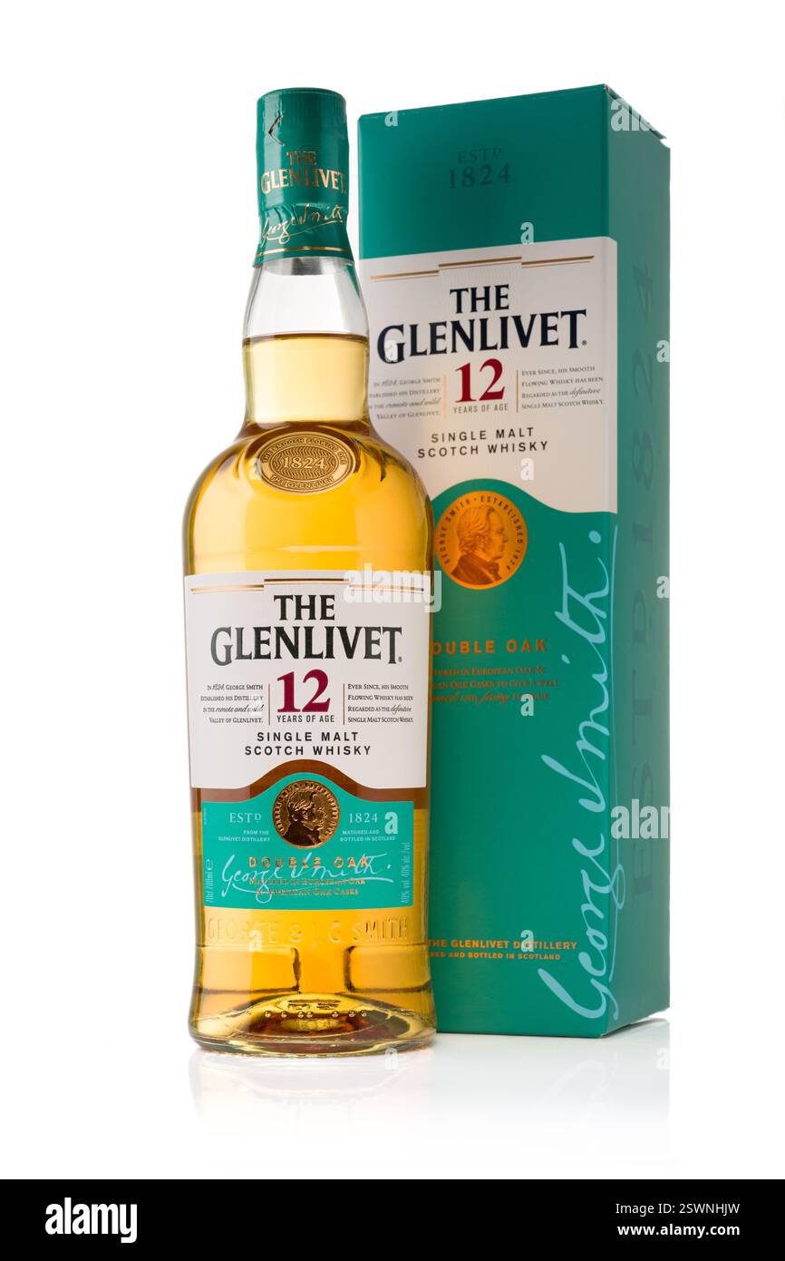 Antalya, Türkei – 17. Februar 2025: Der Glenlivet Double Oak Single Malt Scotch Whisky, der in der schottischen Region Speyside produziert wird Stockfoto