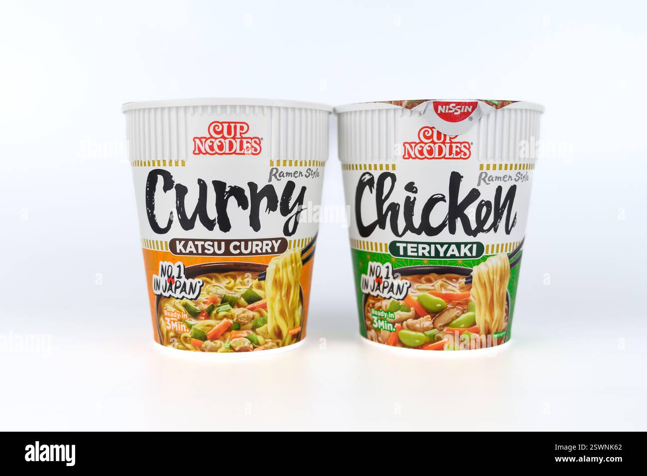 Nissin Cup Noodles Pots – Wales, Großbritannien – 18. Februar 2025 Stockfoto