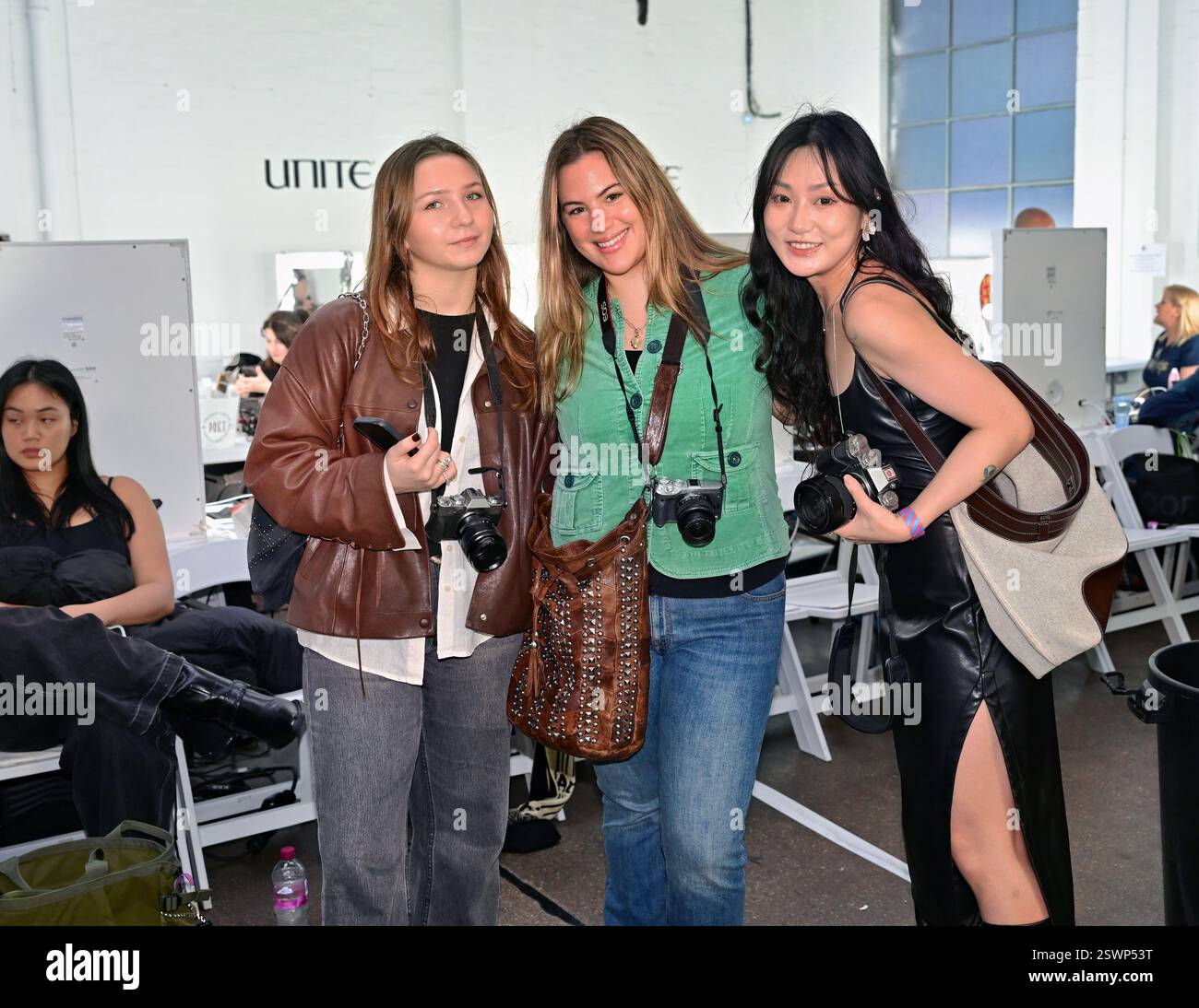 LONDON, GROSSBRITANNIEN. Februar 2025. Cagla Sikel ist eine türkische Schauspielerin bei Infdark Disigner aus Taiwan, die ab 2011 Showcases bei Fashion Scout LFW 2025 - LFW AW25 in den Protein Studios in London, England begann. (Foto von 李世惠/siehe Li/Picture Capital) Credit: Siehe Li/Picture Capital/Alamy Live News Stockfoto