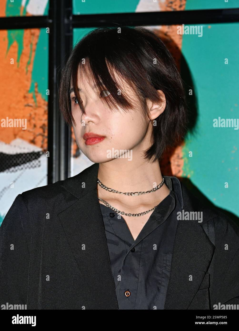 LONDON, GROSSBRITANNIEN. Februar 2025. Backstage bei Infdark Disigner aus Taiwan begann ab 2011 Showcases auf der Fashion Scout LFW 2025 - LFW AW25 in den Protein Studios in London, England. (Foto von 李世惠/siehe Li/Picture Capital) Credit: Siehe Li/Picture Capital/Alamy Live News Stockfoto