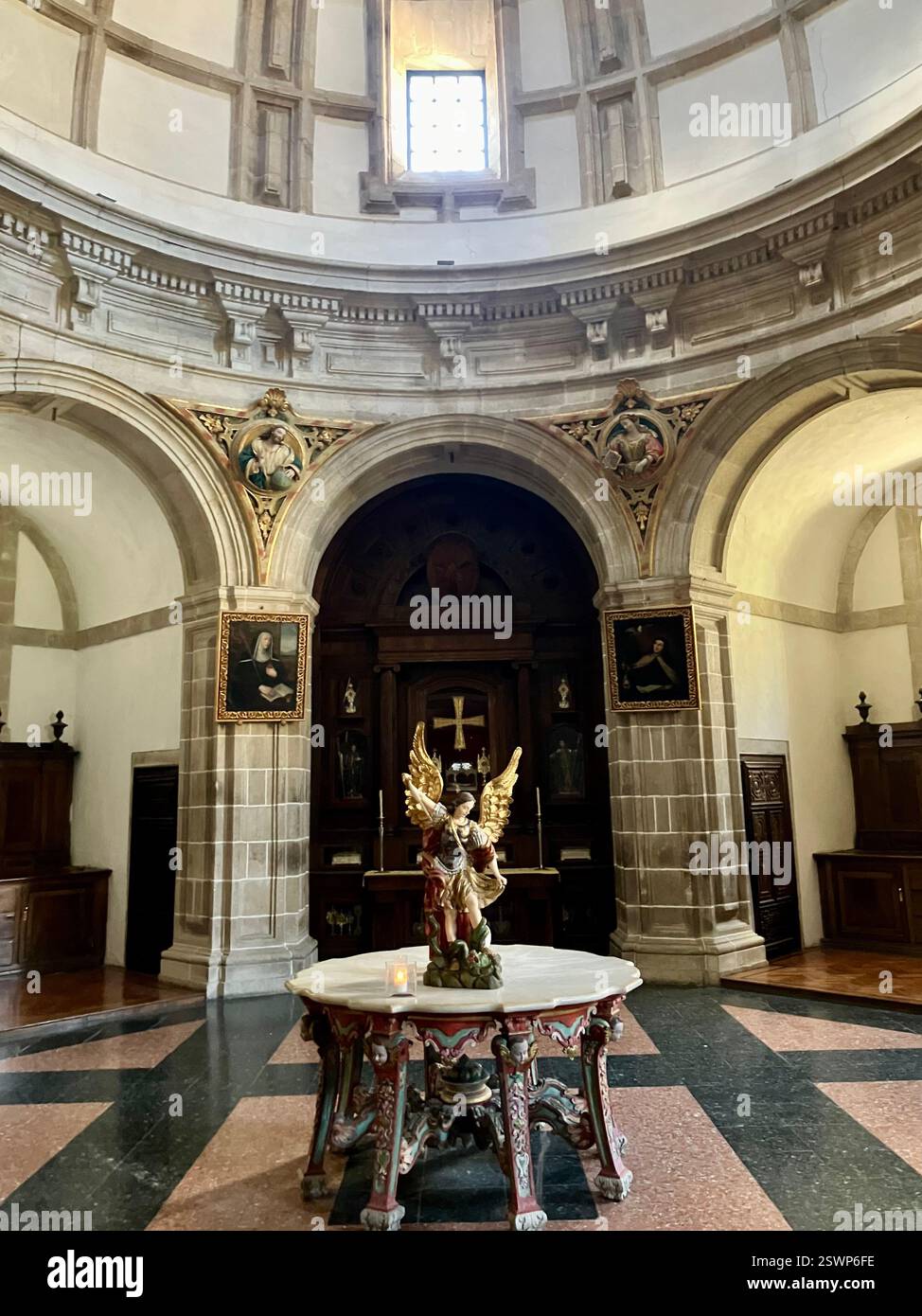 Die Sakristei, Kloster Samos, Galicien, Spanien - Smartphone-aufgenommenes Stockfoto