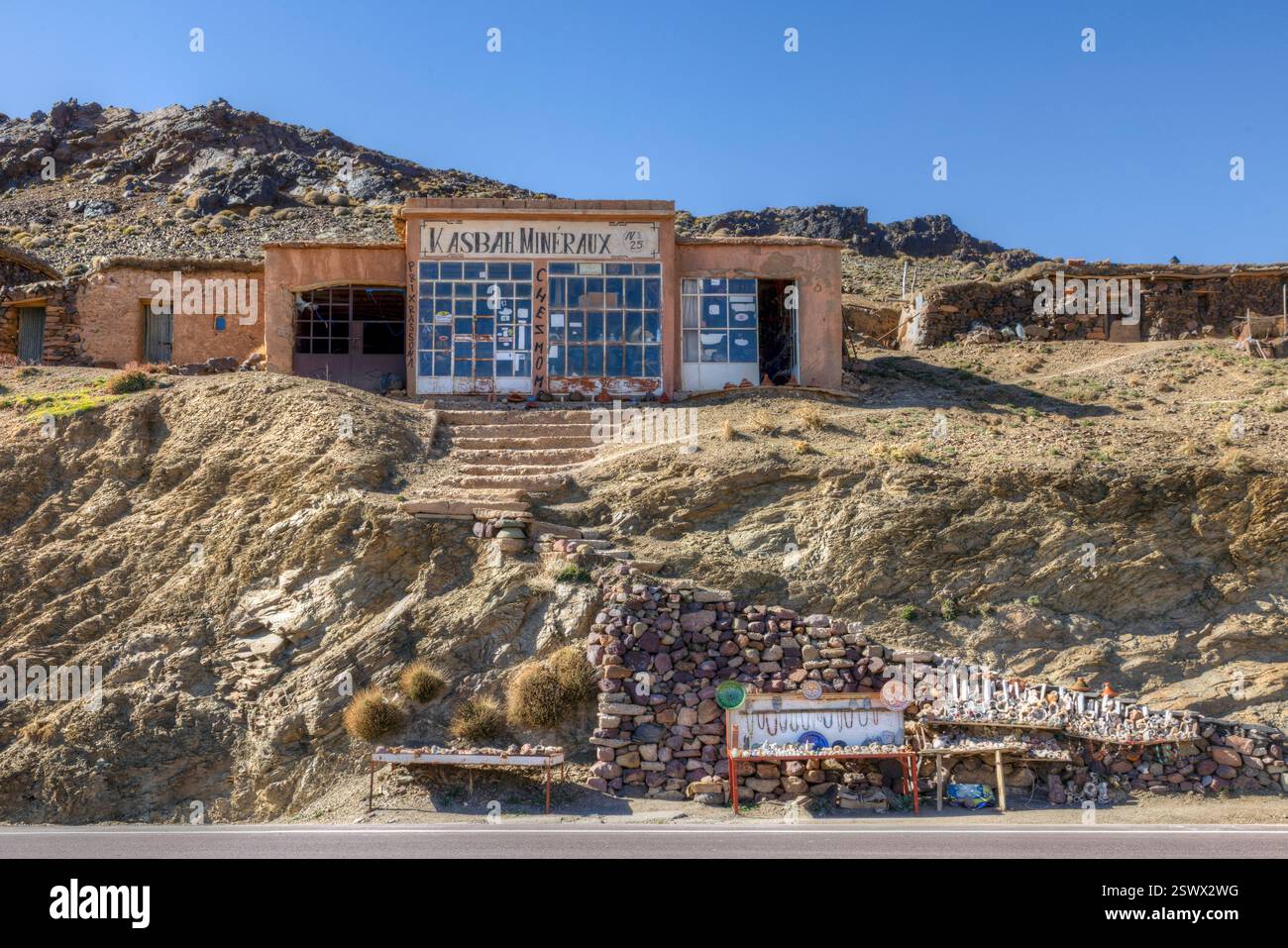 Tizi n'Tichka ist ein Bergpass in Marokko, der Marrakesch mit Ouarzazate verbindet. Es ist Teil des Hohen Atlasgebirges. Stockfoto