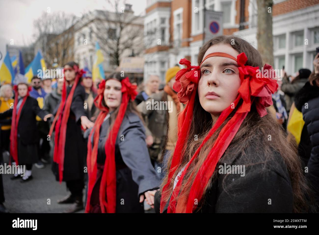 22 FEB 2025 London / UKAS der dritte Jahrestag des Ukraine-Russland-Krieges rückt näher am 24. Februar haben Tausende vor der russischen Botschaft protestiert. Alamy Live News / Aubrey Fagon Stockfoto