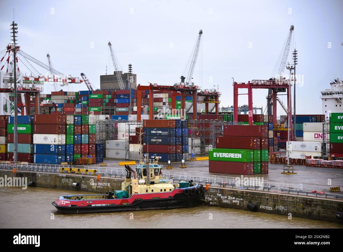 Geschäftiger Hafen von Buenos Aires Argentinien Stockfoto