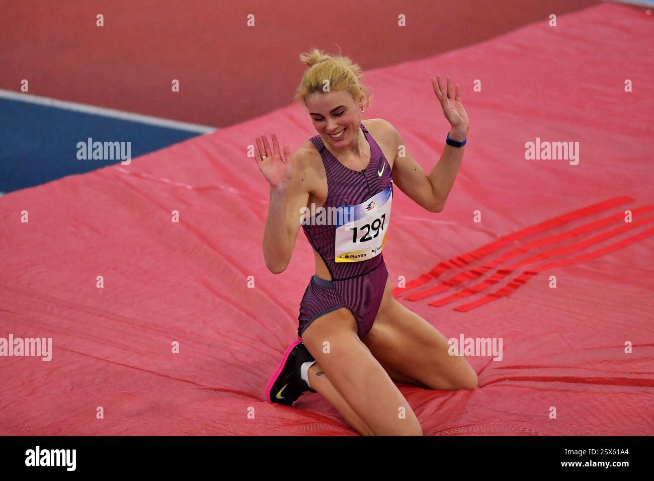 Kiew, Ukraine. Februar 2025. Kiew, Ukraine 22. Februar 2025 LEWTSCHENKO Julija während des High Jump Women Finals bei den Nationalen Hallenmeisterschaften in Kiew, Ukraine (KUBANOV PAVLO UKR/SPP) Credit: SPP Sport Press Photo. /Alamy Live News Stockfoto