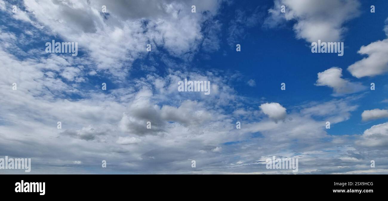 Wolkengebilde Stockfoto
