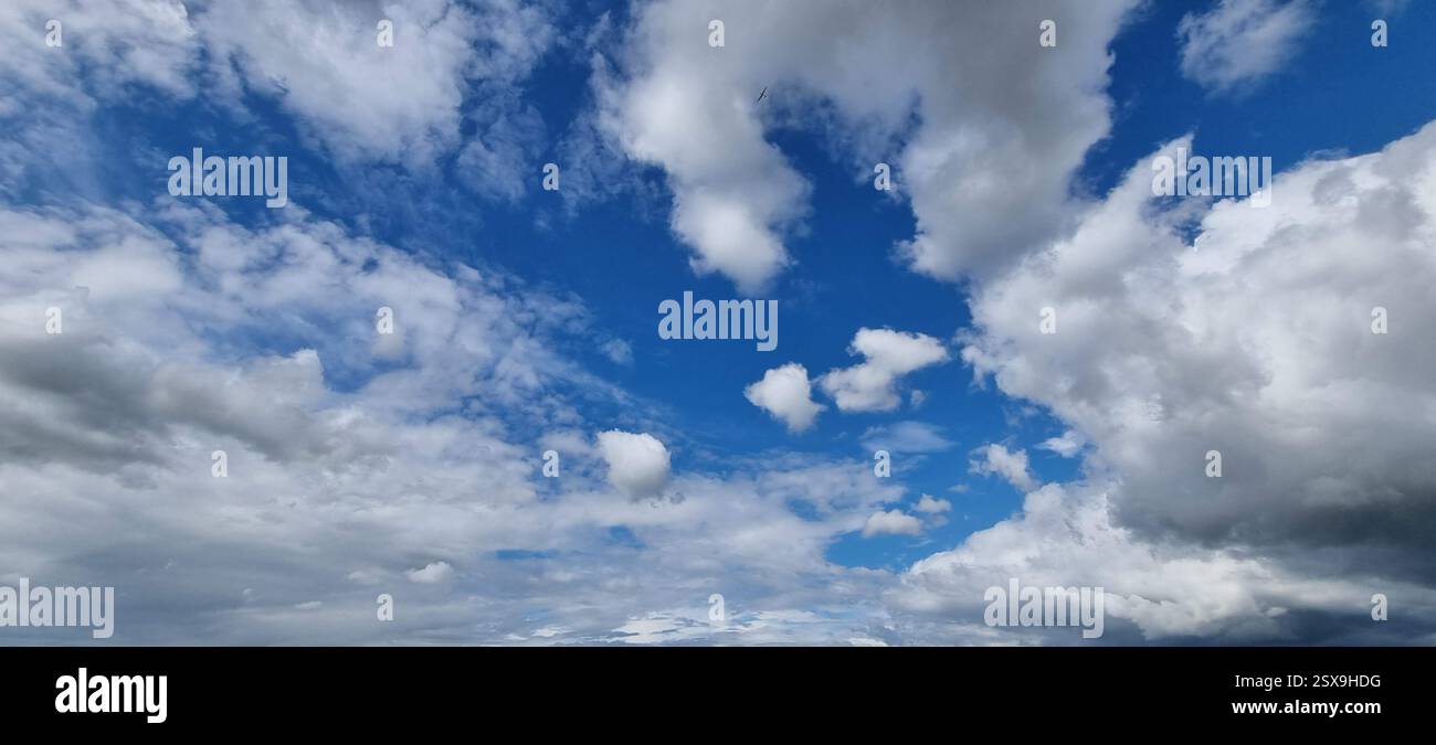 Wolkengebilde Stockfoto
