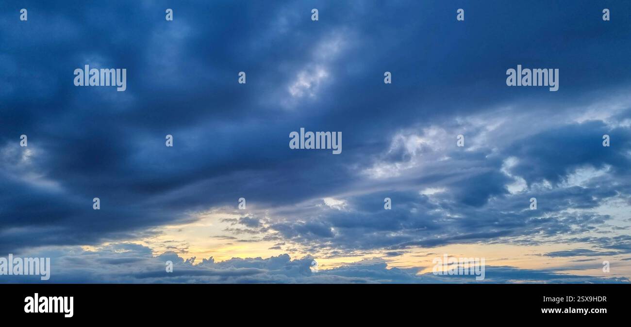 Wolkengebilde Stockfoto