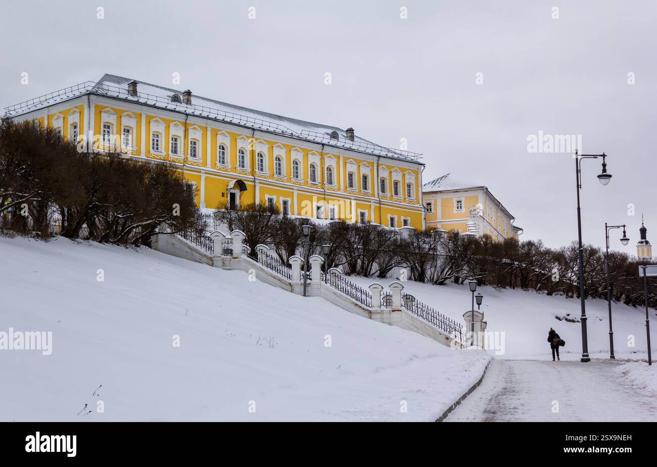 Smolensk, Russland. Februar 2025. Cathedral Mountain Architectural Ensemble Stockfoto