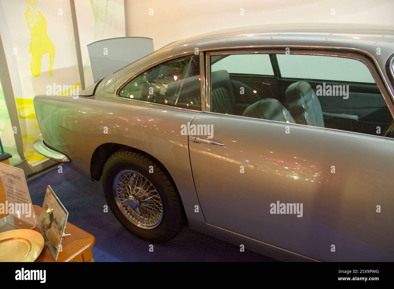 James Bond 007 Aston Martin DB5 bei Jersey Goldsmiths Stockfoto