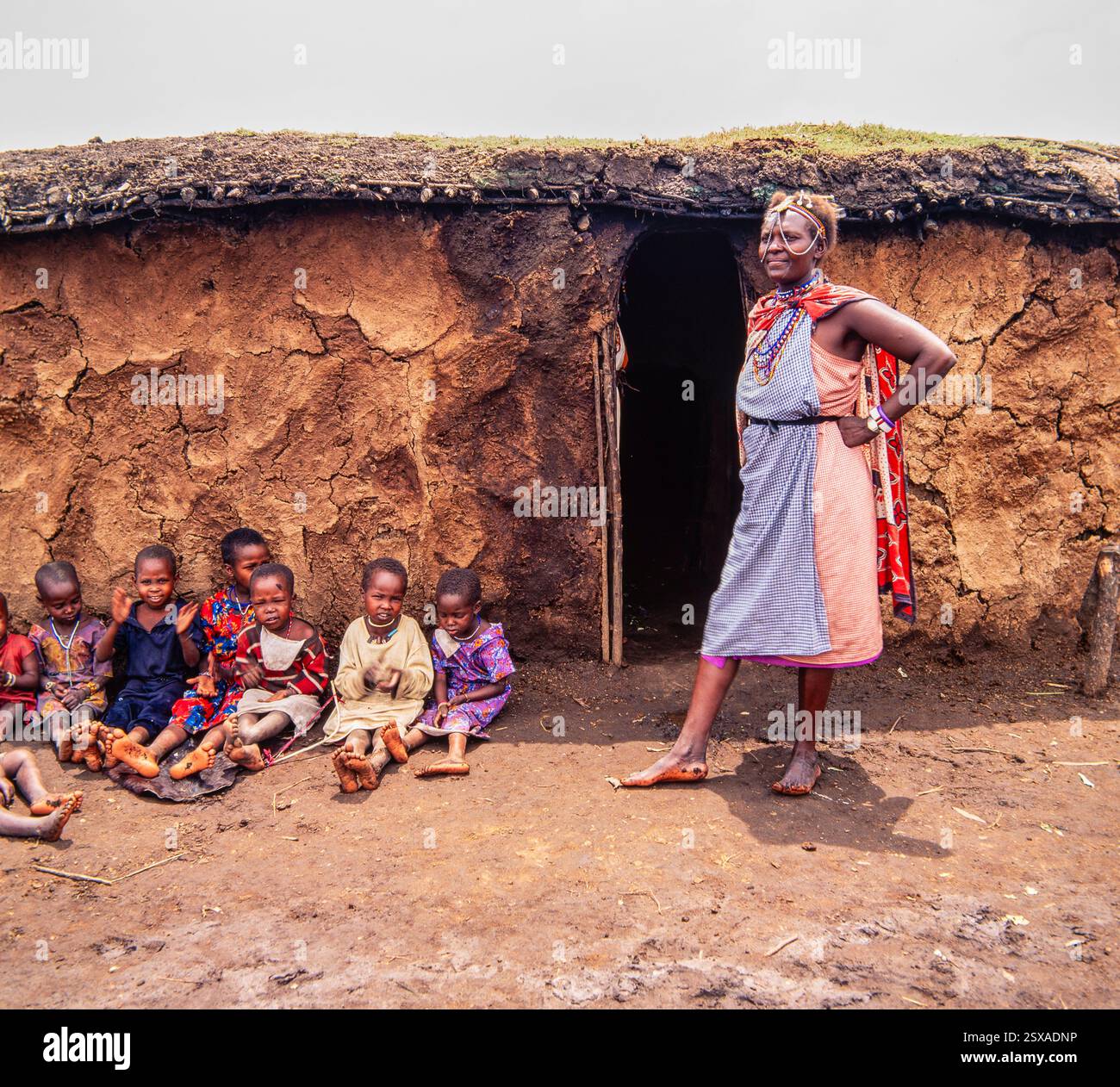 Masai Frauen und Kinder Stockfoto
