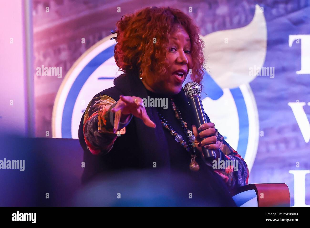 Wilmington, Delaware, USA, 18. Februar 2025. Der Bürgerrechtler RUBY BRIDGES teilte persönliche Erinnerungen an den Eintritt in unsere ehemalige Grundschule während der Segregation-Ära, insbesondere während des Kochens am Dienstag, den 18. Februar 2025, in der Wilmington Public Library in Wilmington, Delf. (Credit Image: © Saquan Stimpson/ZUMA Press Wire) NUR REDAKTIONELLE VERWENDUNG! Nicht für kommerzielle ZWECKE! Stockfoto