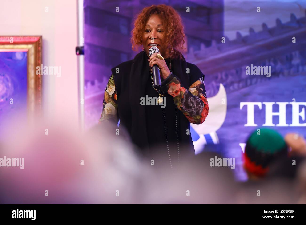 Wilmington, Delaware, USA, 18. Februar 2025. Der Bürgerrechtler RUBY BRIDGES teilte persönliche Erinnerungen an den Eintritt in unsere ehemalige Grundschule während der Segregation-Ära, insbesondere während des Kochens am Dienstag, den 18. Februar 2025, in der Wilmington Public Library in Wilmington, Delf. (Credit Image: © Saquan Stimpson/ZUMA Press Wire) NUR REDAKTIONELLE VERWENDUNG! Nicht für kommerzielle ZWECKE! Stockfoto