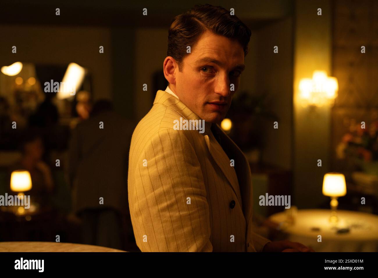 Undatiertes ITV-Handout Foto von A Cruel Love: The Ruth Ellis Story. Im Bild: Laurie Davidson als David Blakely. Sehen Sie sich das SHOWBIZ TV Ruth Ellis an. WARNUNG: Dieses Bild darf nur zur Begleitung des SHOWBIZ TV Ruth Ellis von PA verwendet werden. Stockfoto