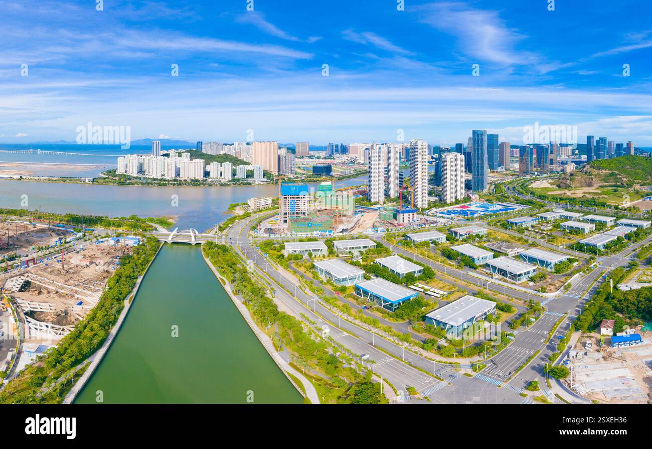Luftkulisse der Hengqin Freihandelszone in Macau und Zhuhai, China Stockfoto