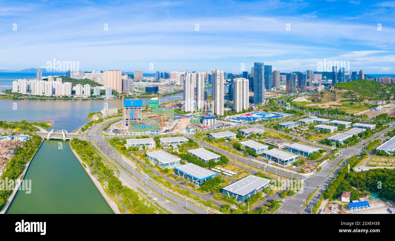 Luftkulisse der Hengqin Freihandelszone in Macau und Zhuhai, China Stockfoto