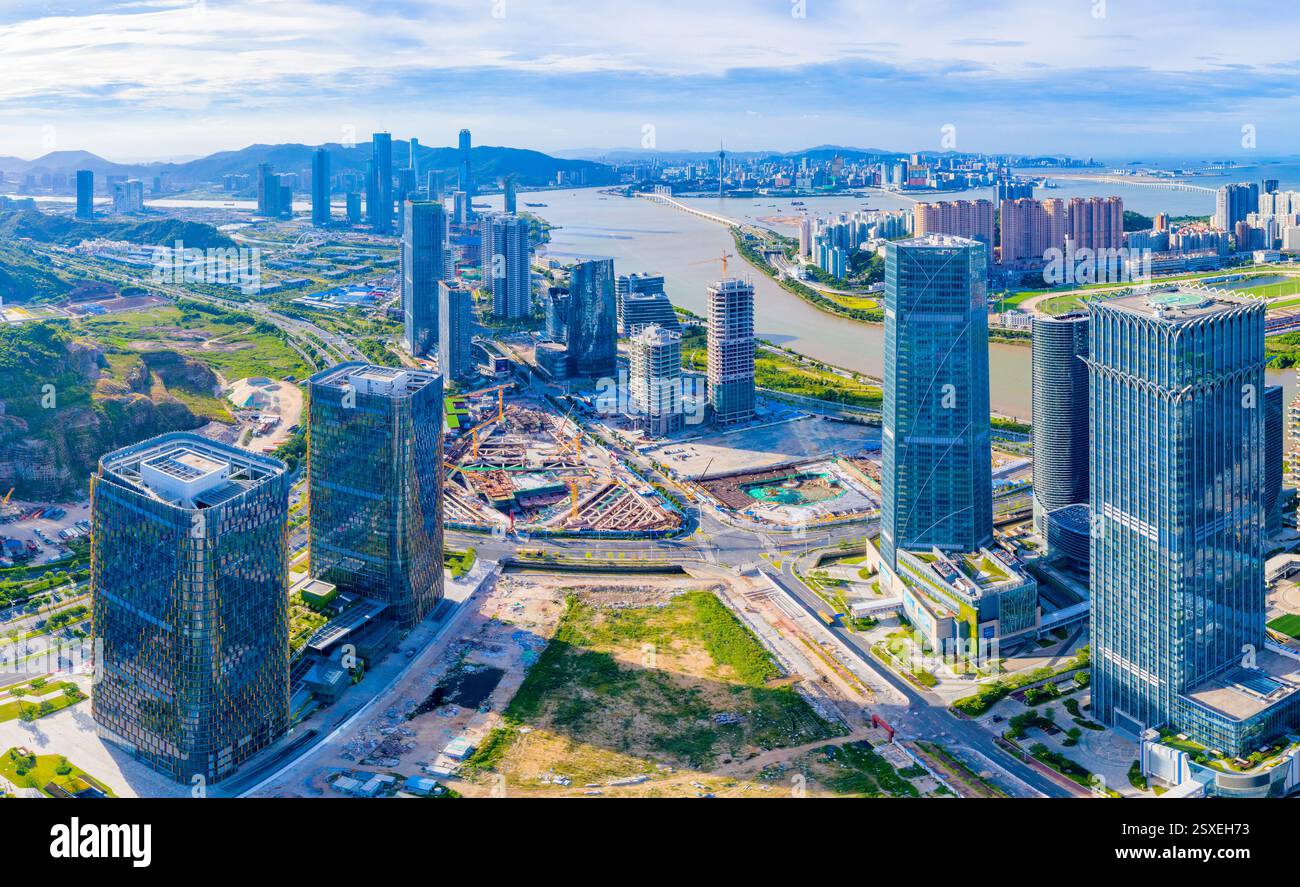 Luftkulisse der Hengqin Freihandelszone in Macau und Zhuhai, China Stockfoto