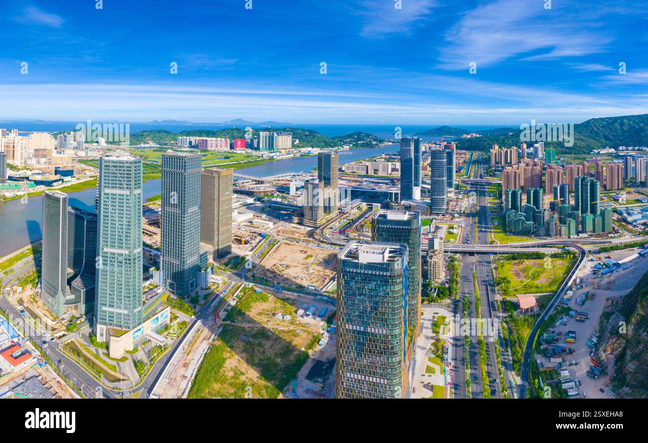 Luftkulisse der Hengqin Freihandelszone in Macau und Zhuhai, China Stockfoto