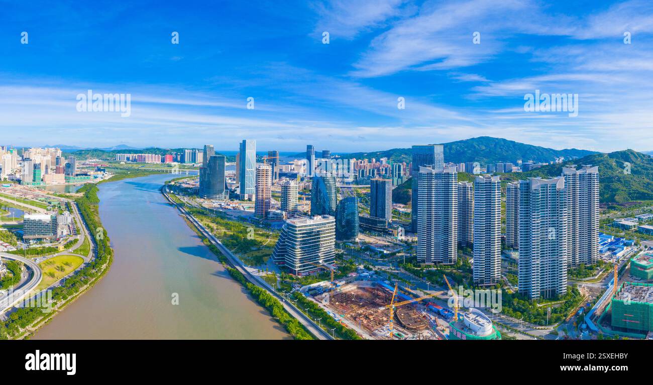Luftkulisse der Hengqin Freihandelszone in Macau und Zhuhai, China Stockfoto