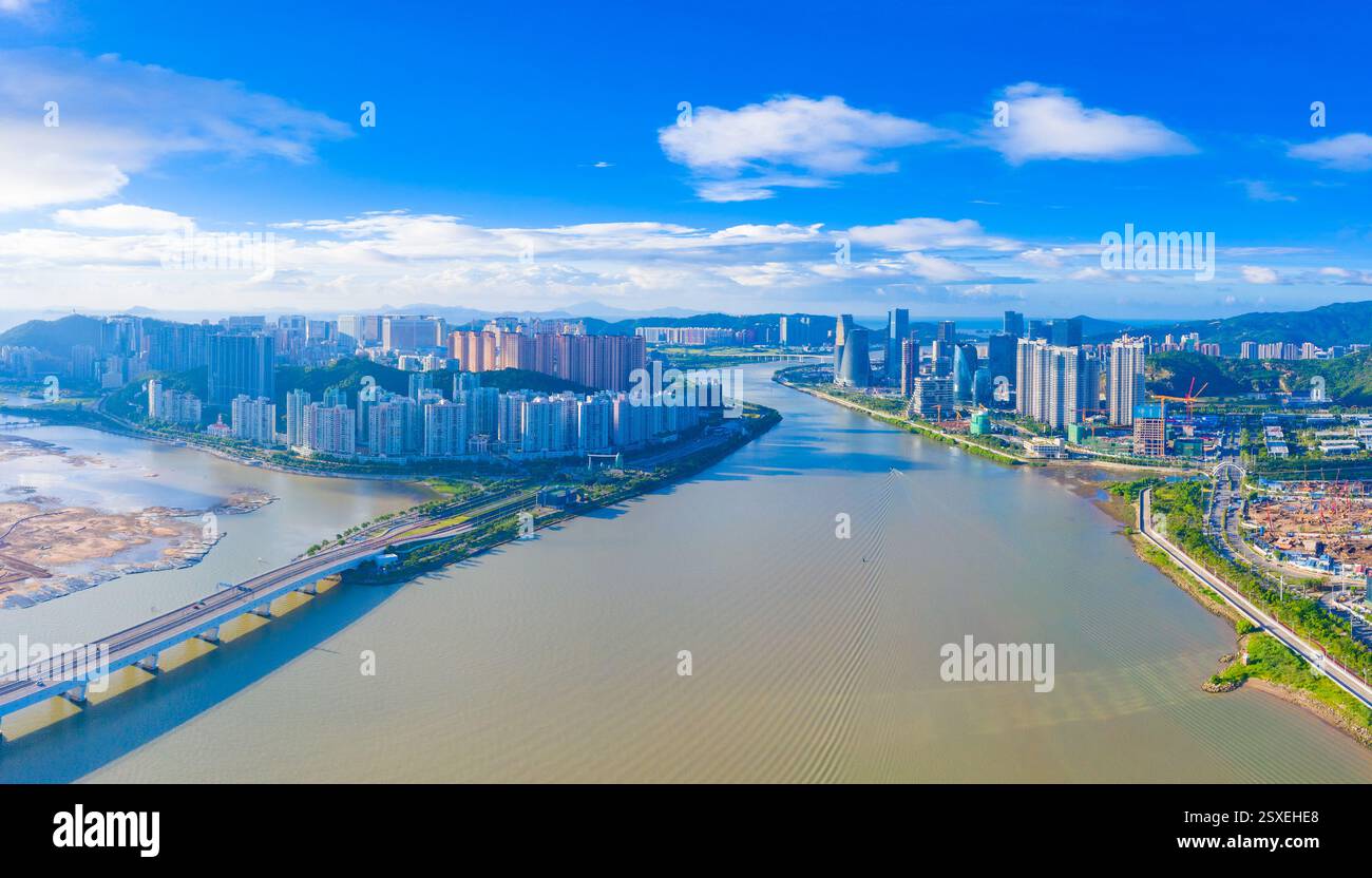 Luftkulisse der Hengqin Freihandelszone in Macau und Zhuhai, China Stockfoto