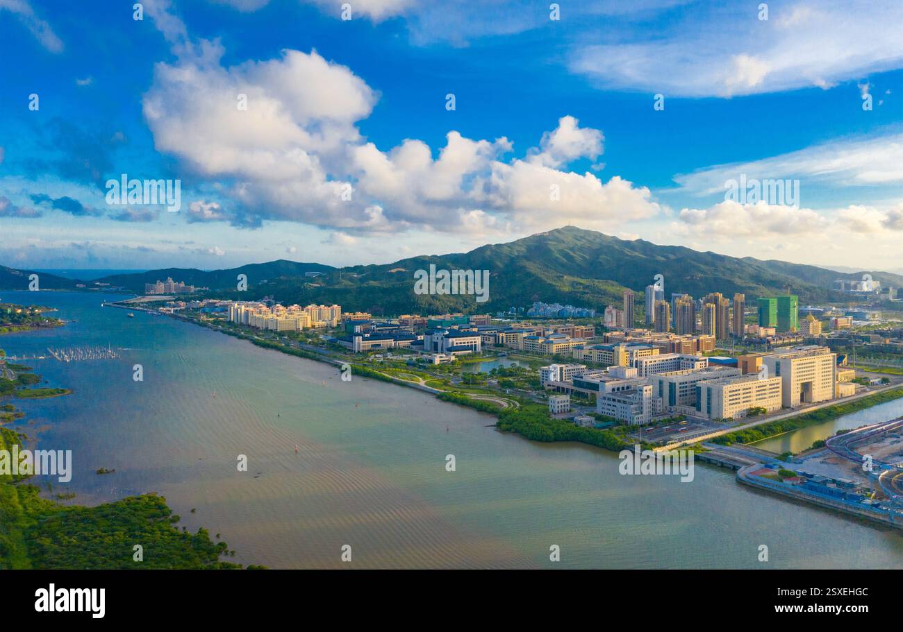 Luftkulisse der Hengqin Freihandelszone in Macau und Zhuhai, China Stockfoto