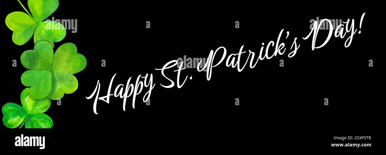 Ein Banner für den St. Patrick's Day mit Aquarellschamrock und Kleeblatt auf schwarzem Hintergrund mit Kopierraum Stockfoto